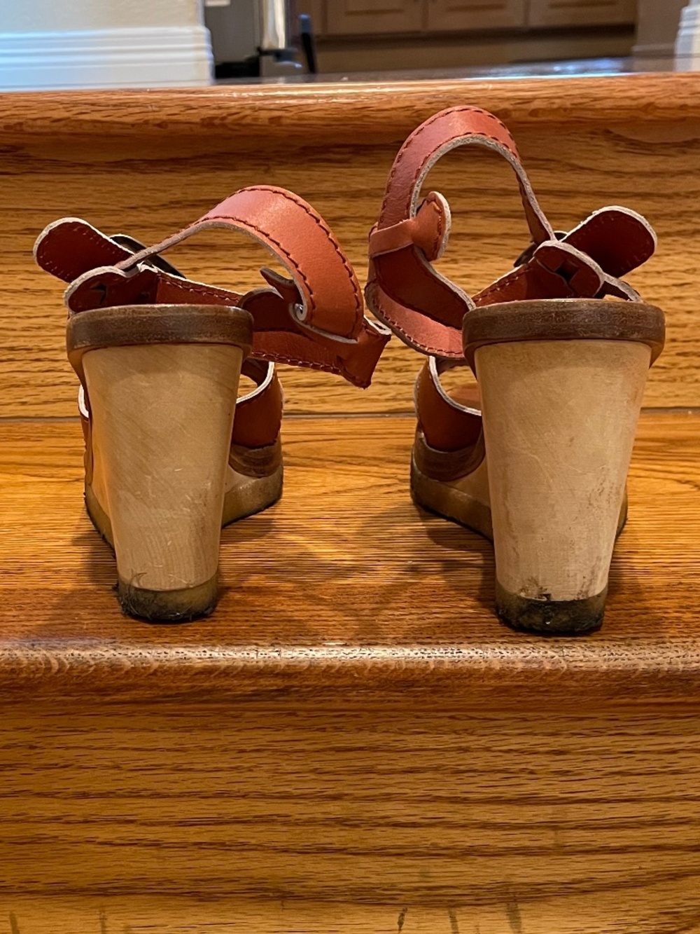 Chloé Vintage Cognac Leather Wooden Wedge Platform Sandals Size 38 (US 7.5/8) - Picture 5 of 7